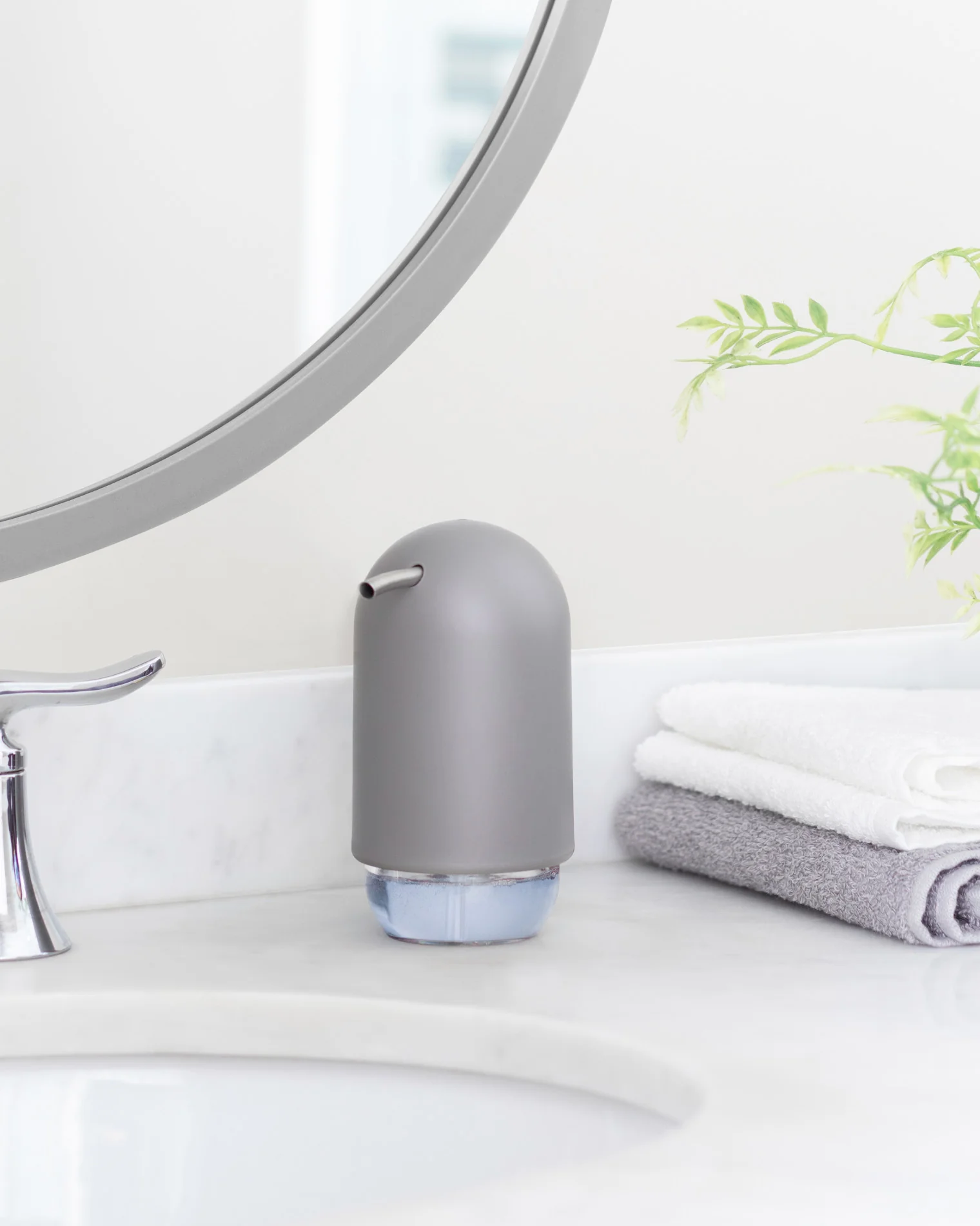 UMBRA Touch Soap Pump - Image 7