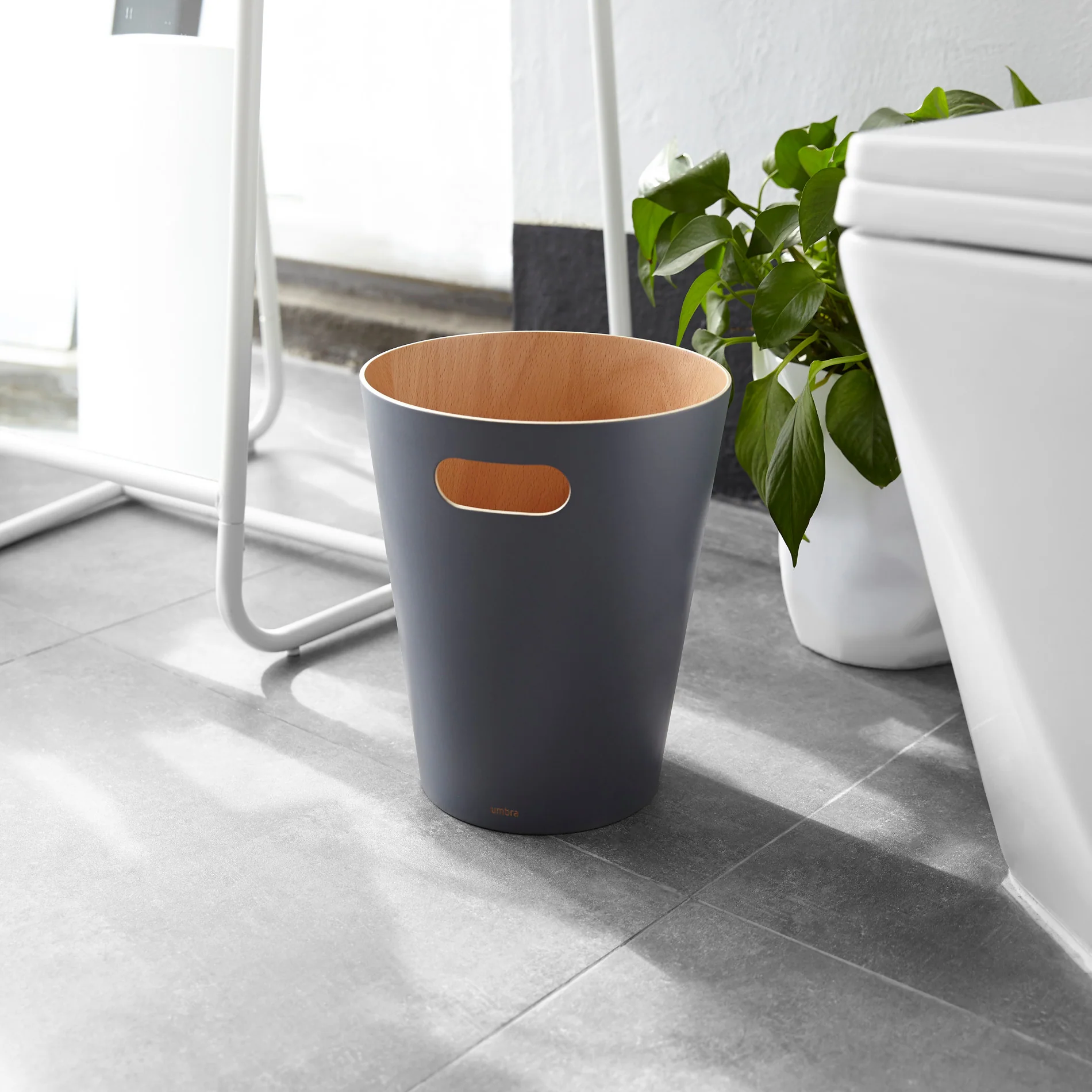 UMBRA Woodrow Trash Can - Image 9