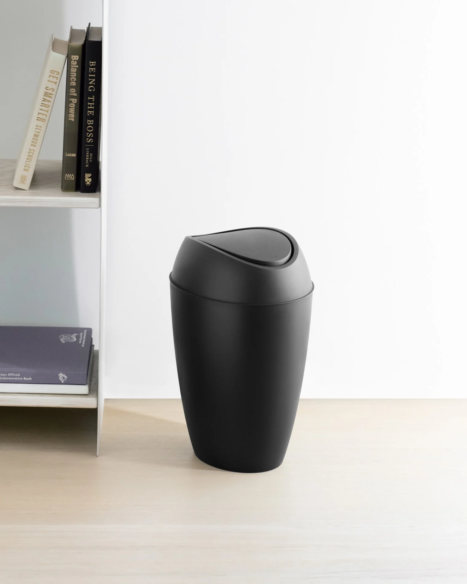 UMBRA Twirla Trash Can - Image 2