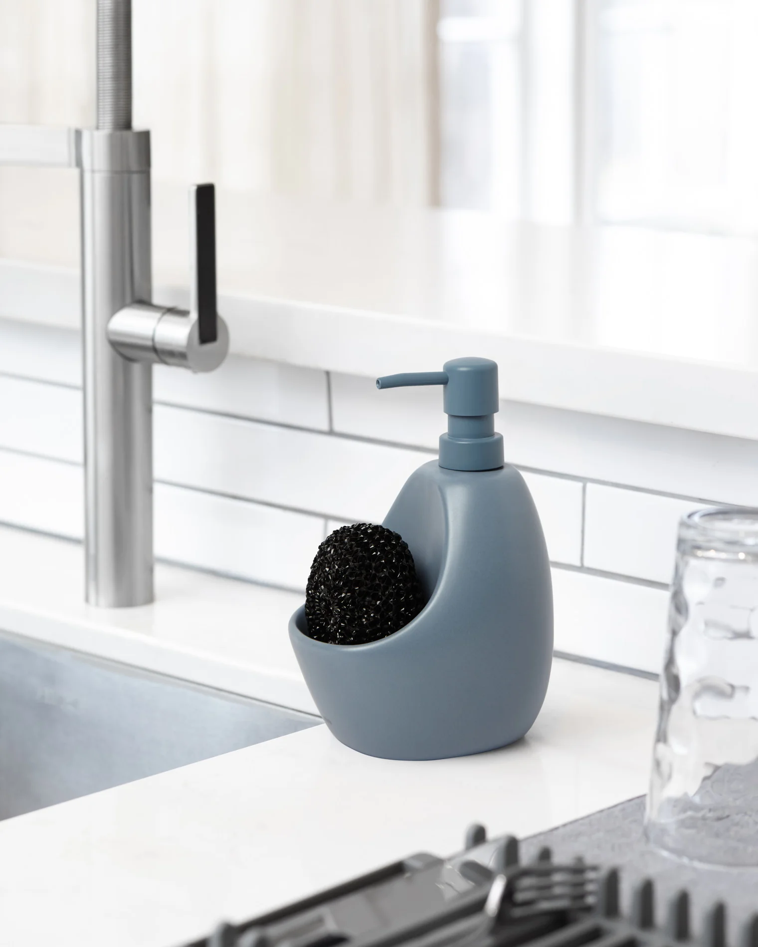 UMBRA Joey Soap Pump & Scrubby - Image 17
