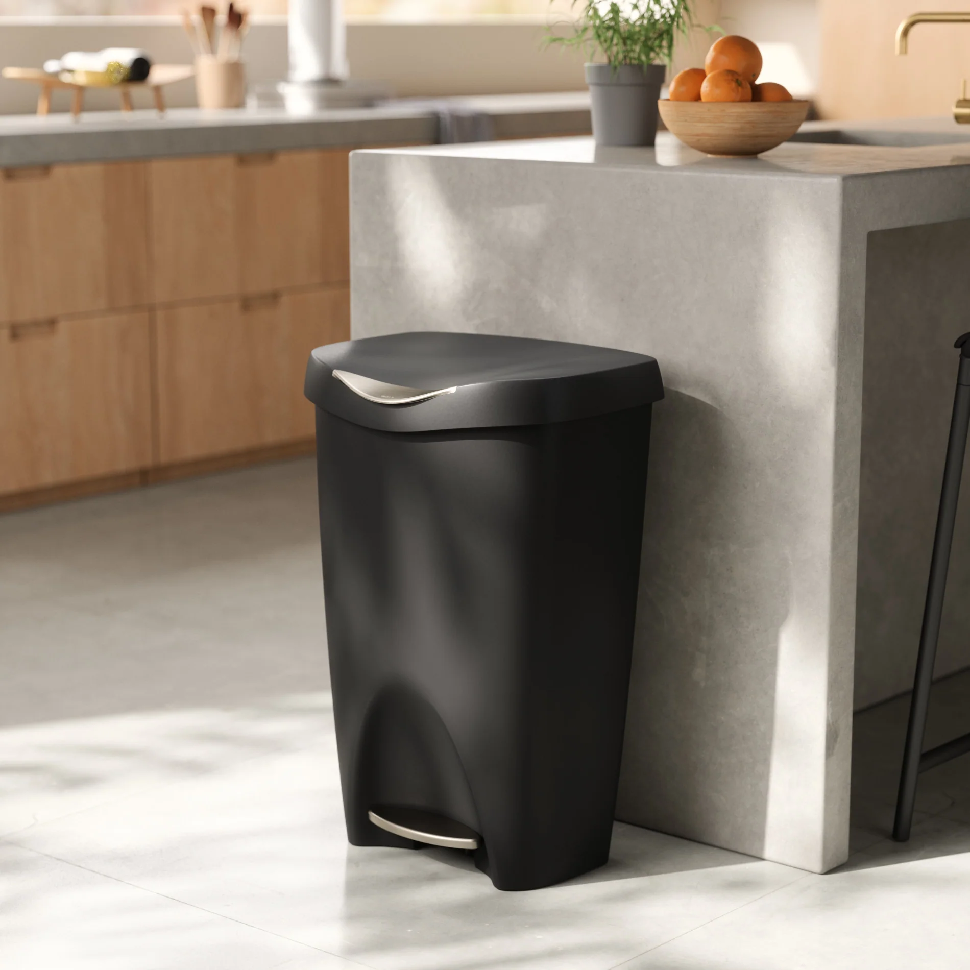 UMBRA Brim Step On Trash Can - Image 8