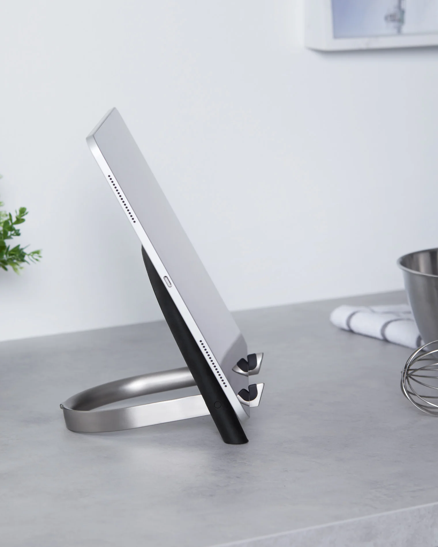 UMBRA Udock Tablet Holder - Image 2