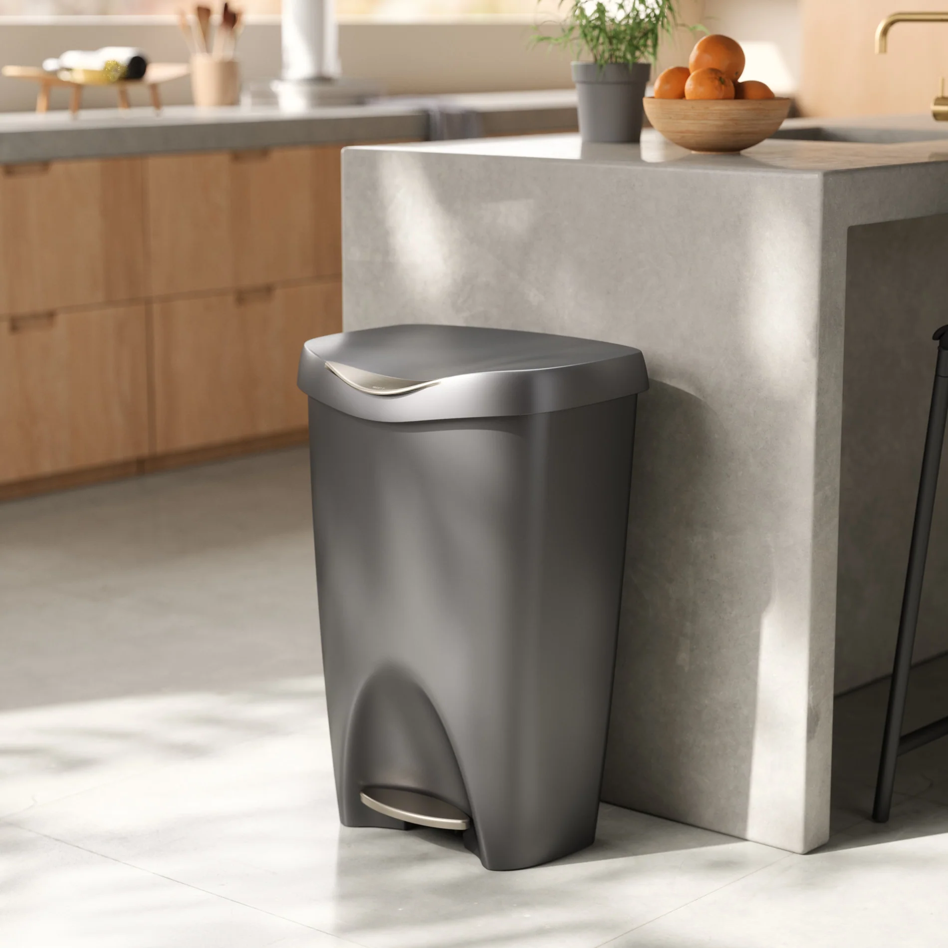 UMBRA Brim Step On Trash Can - Image 13