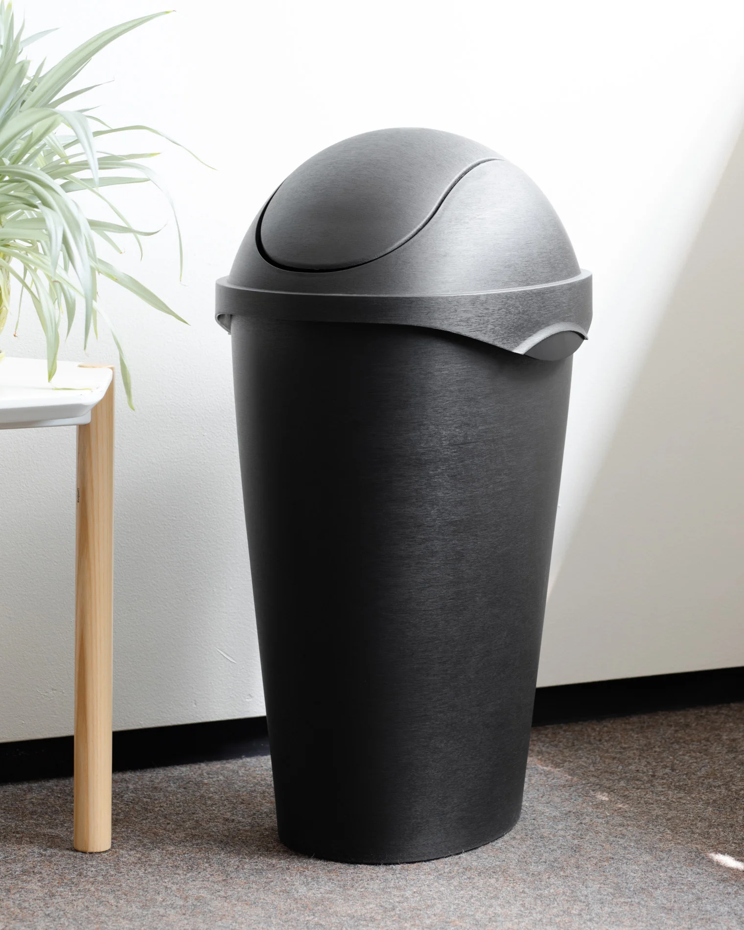 UMBRA Swinger Trash Can - Image 2